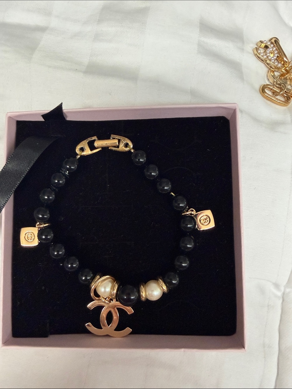 Napier Black Bead Bracelet with Pearl Accent and Gold-Tone wo CC charms - Picture 2 of 6